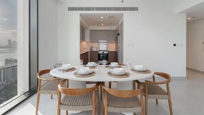 Apartemen | 3 kamar tidur dan internet