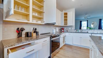 Townhome | Private kitchen