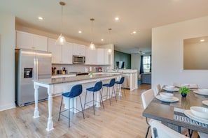 Townhome | Private kitchen - Luxe King 4BR Townhouse to Uptown CLT (Charlotte)