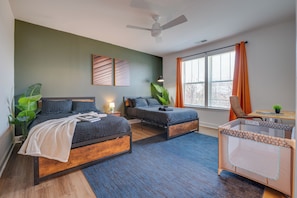 Townhome | Free WiFi - Luxe King 4BR Townhouse to Uptown CLT (Charlotte)