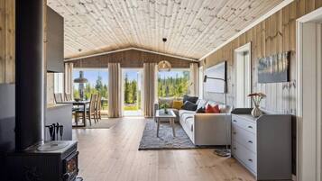 Cabin, 2 Bedrooms, Balcony | Living area