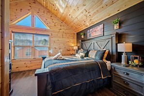 4 bedrooms, free WiFi, bed sheets - 4-Bedroom Cabin in Adorable Pigeon Forge (Pigeon Forge)