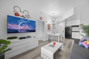 Interior - 2 Bedroom Deluxe - Theme Park (Orlando)