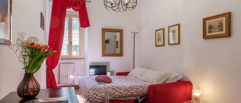 1 chambre, fer et planche à repasser