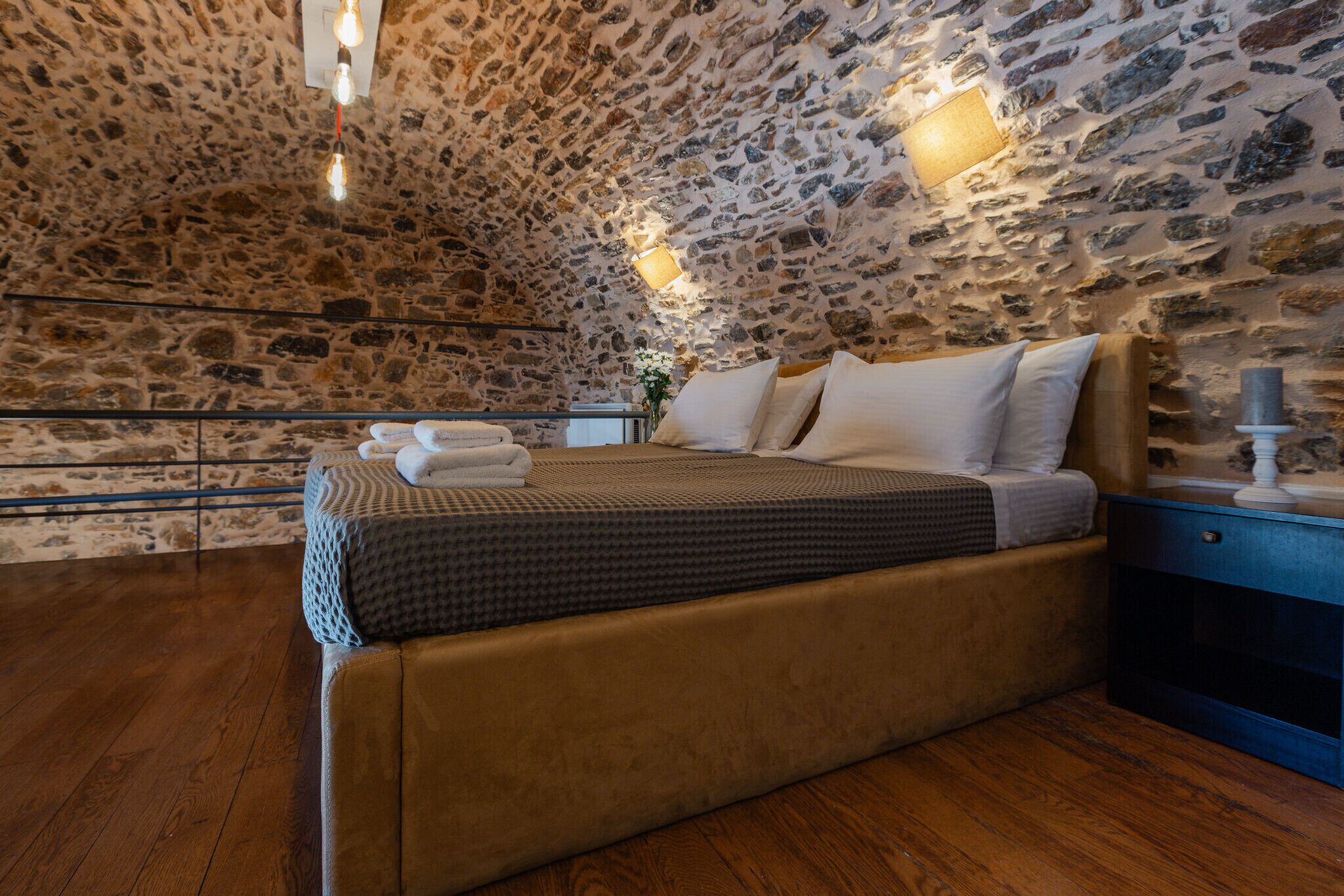 Deluxe suite, patio | In-room safe, free WiFi