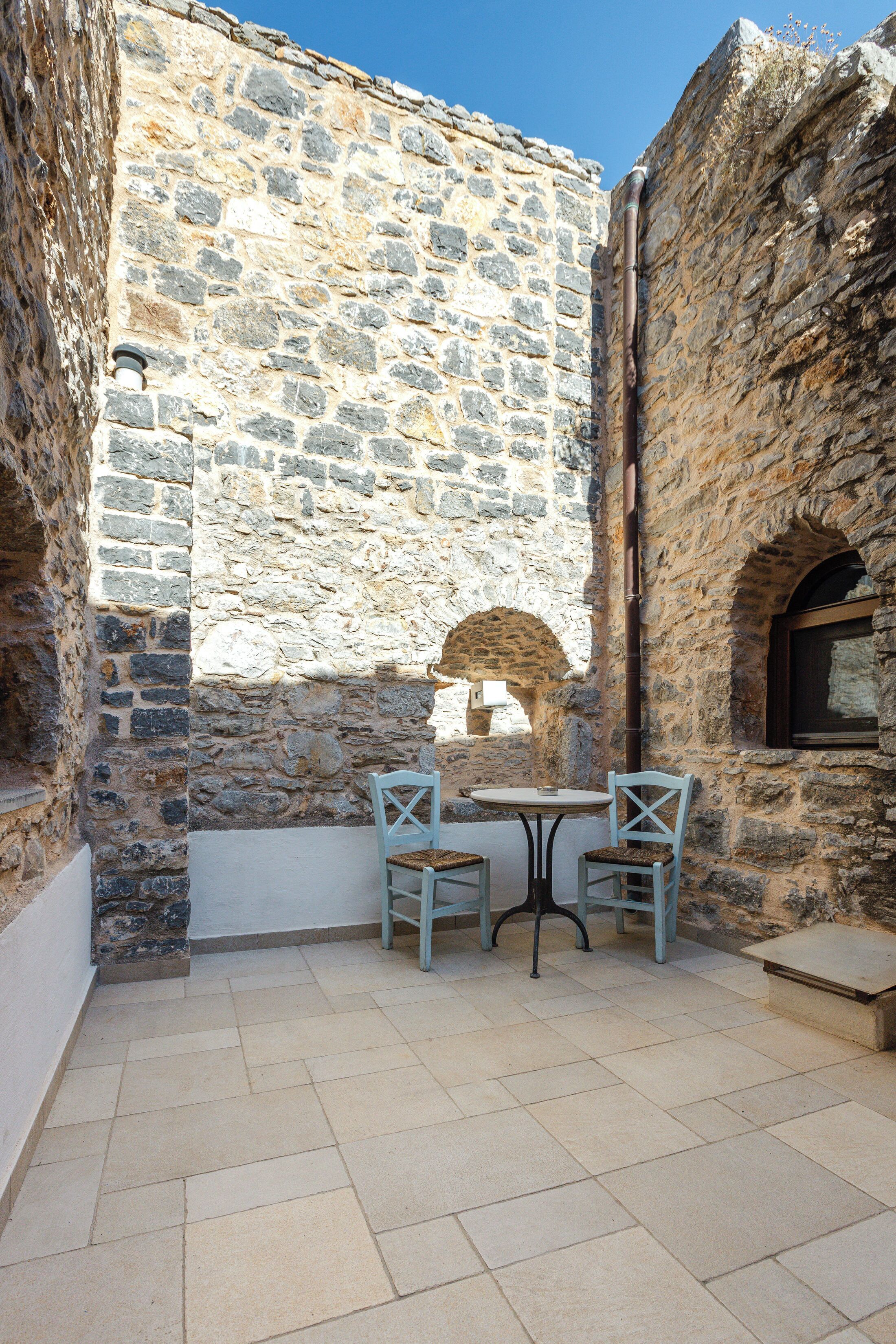 Junior Suite, twin bed, inner balcony | Outdoor dining