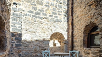 Junior Suite, twin bed, inner balcony | Restaurante al aire libre