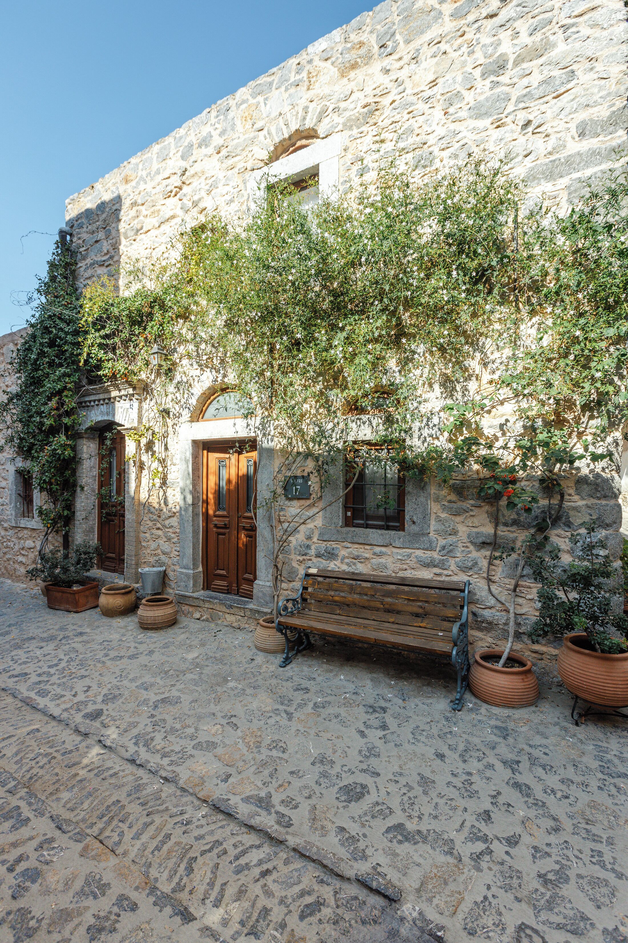 Studio city view | 外观