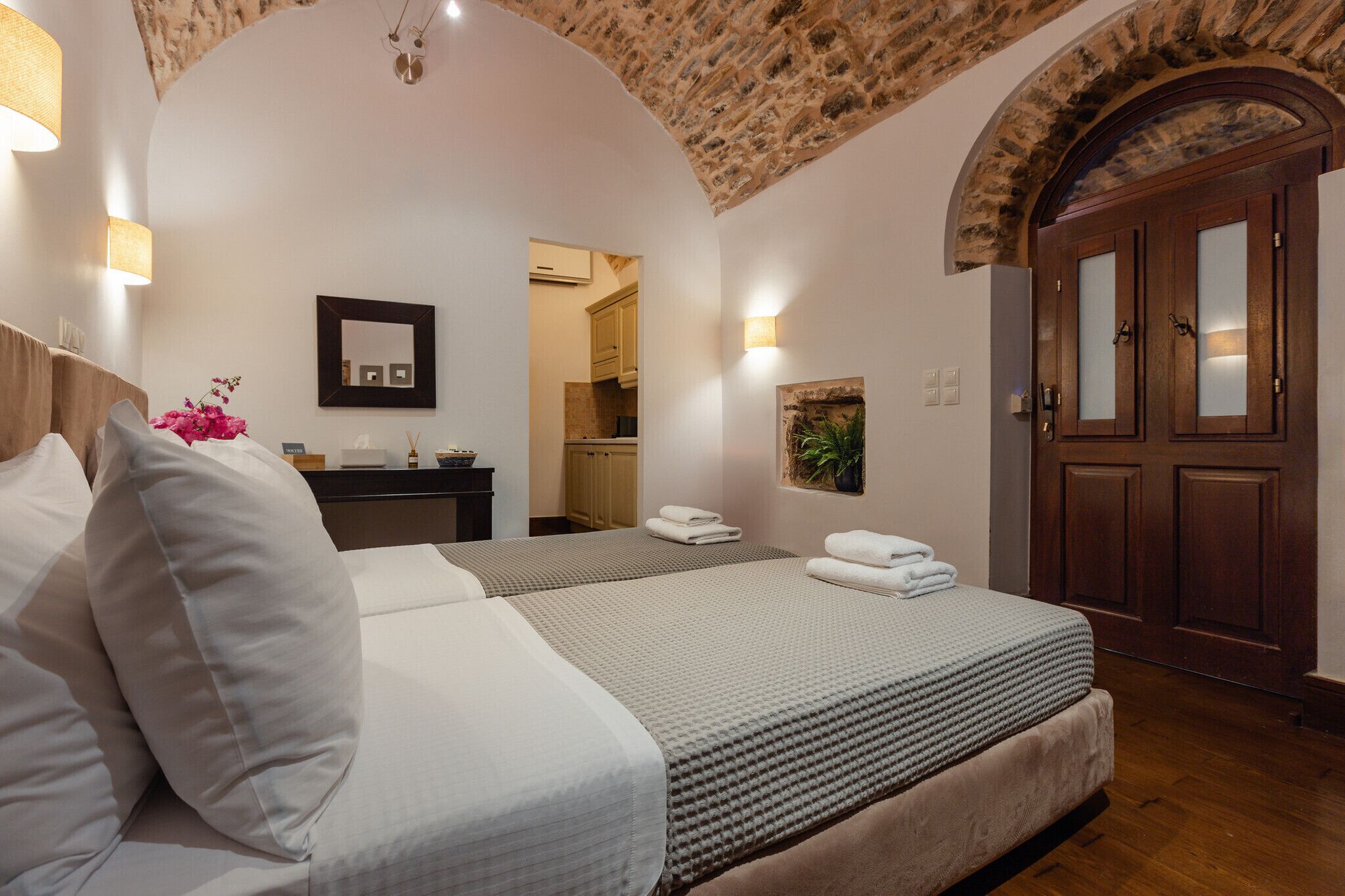 Standard twin room, patio | In-room safe, free WiFi