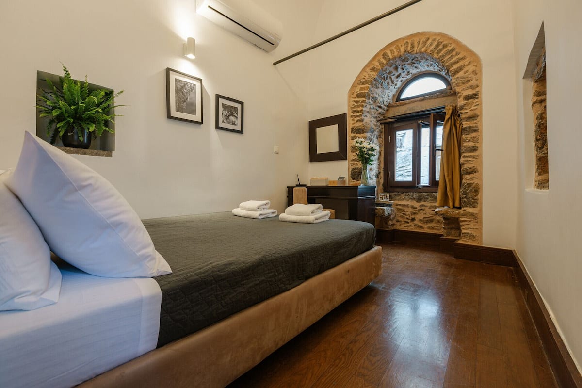 Double room, patio