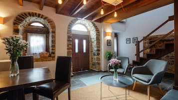 Studio city view | Interior