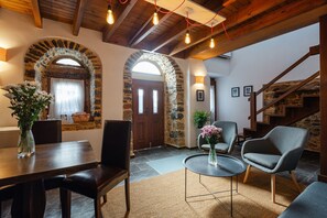 Studio city view | Interior