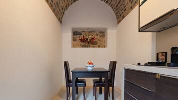 Deluxe, double room balcony | Tempat makan