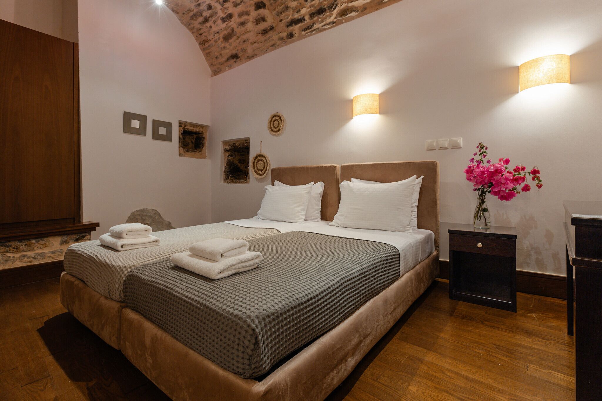 Standard twin room, patio | In-room safe, free WiFi