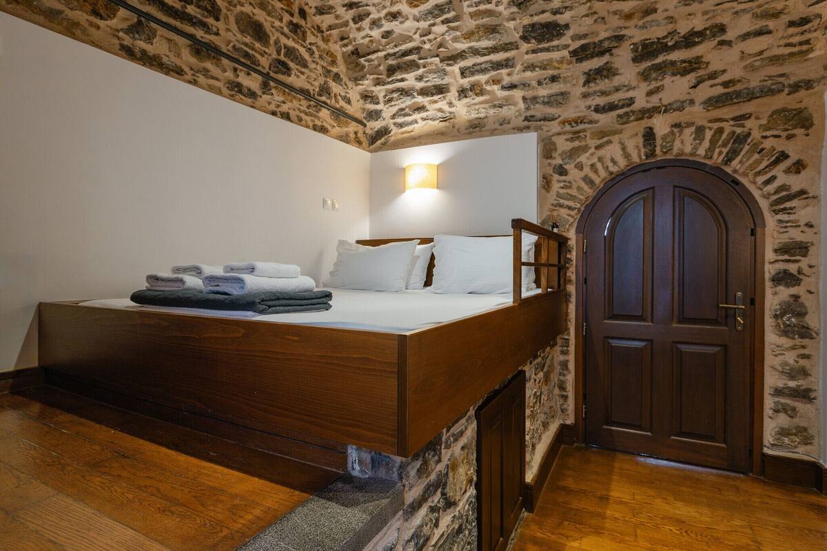 Junior Suite, twin bed, inner balcony