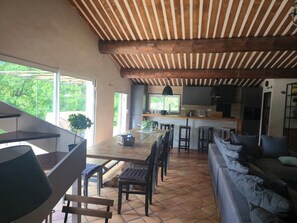 Dining - House Figuerolles Les Houles (Saint-Martin-de-Castillon)