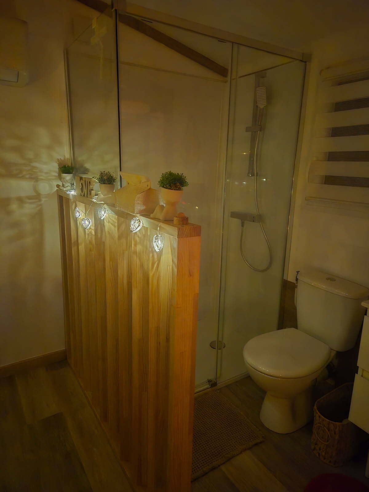 Bruser, boblebadekar, håndklæder, Sæbe