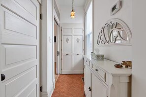 Interior - HotTub-2br2b-near Historic Main Street (Saint Charles)