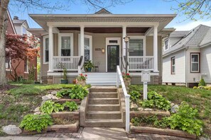 Exterior - HotTub-2br2b-near Historic Main Street (Saint Charles)