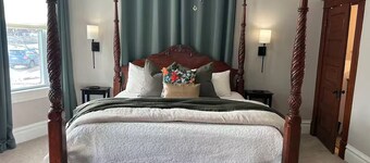 HotTub-2br2b-near Historic Main Street