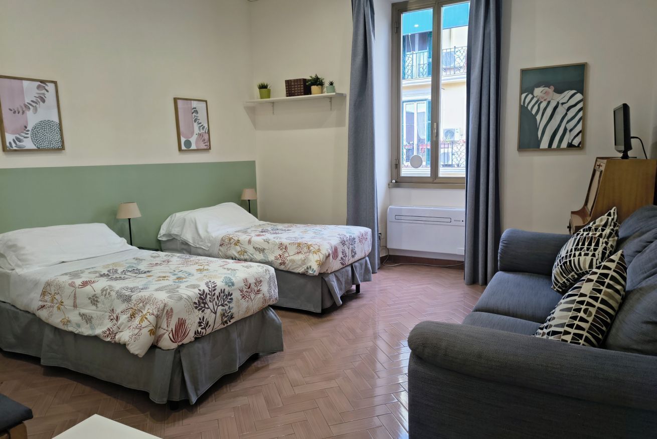 2 bedrooms, iron/ironing board