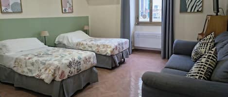 2 bedrooms, iron/ironing board