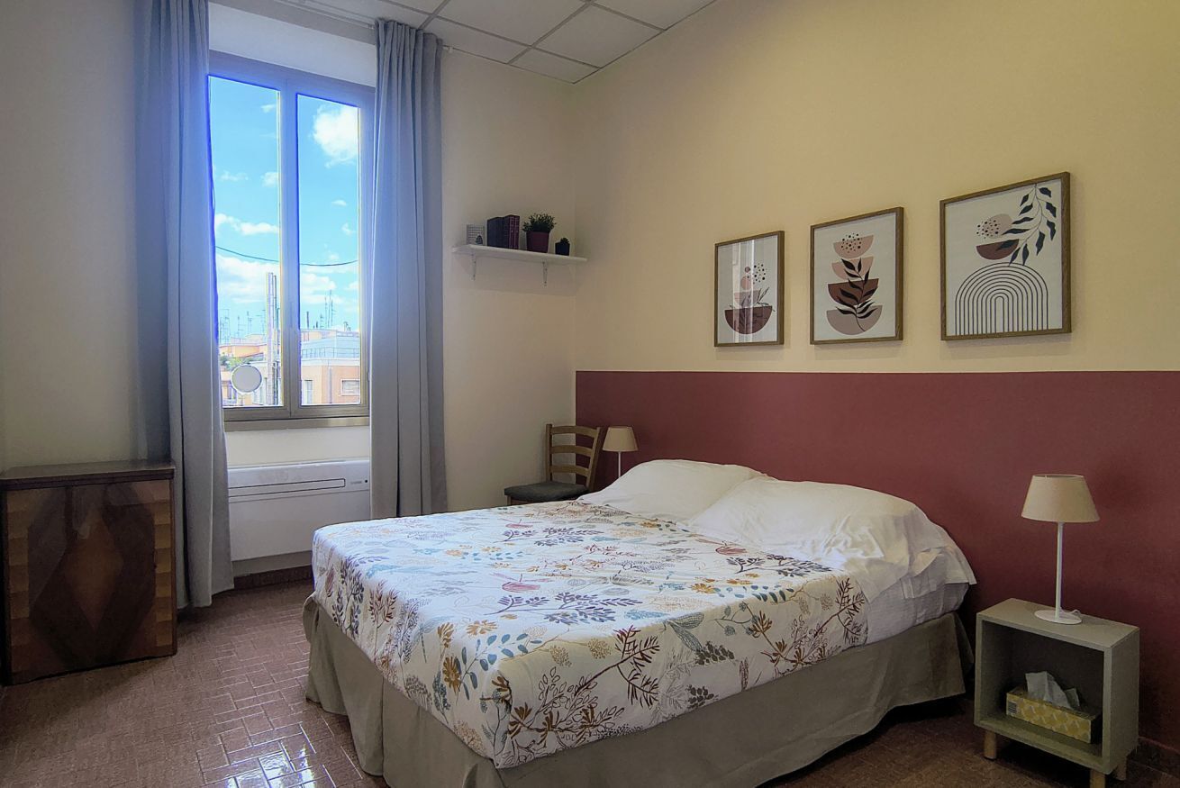 2 bedrooms, iron/ironing board