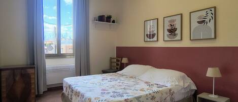 2 bedrooms, iron/ironing board