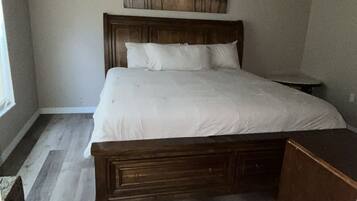 3 soverom, strykejern/-brett, wi-fi og sengetøy