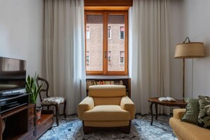 Smart TV, books - Casa Luisa - WelcometoRhome (Roma)