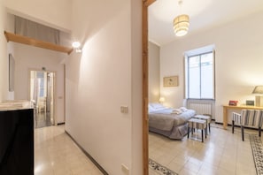 2 bedrooms, iron/ironing board, free WiFi, bed sheets - Elizabeth House - WelcometoRhome (Roma)
