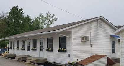 Motel 11 at Dockside Lake Resort
