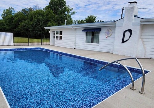 Motel 11 at Dockside Lake Resort