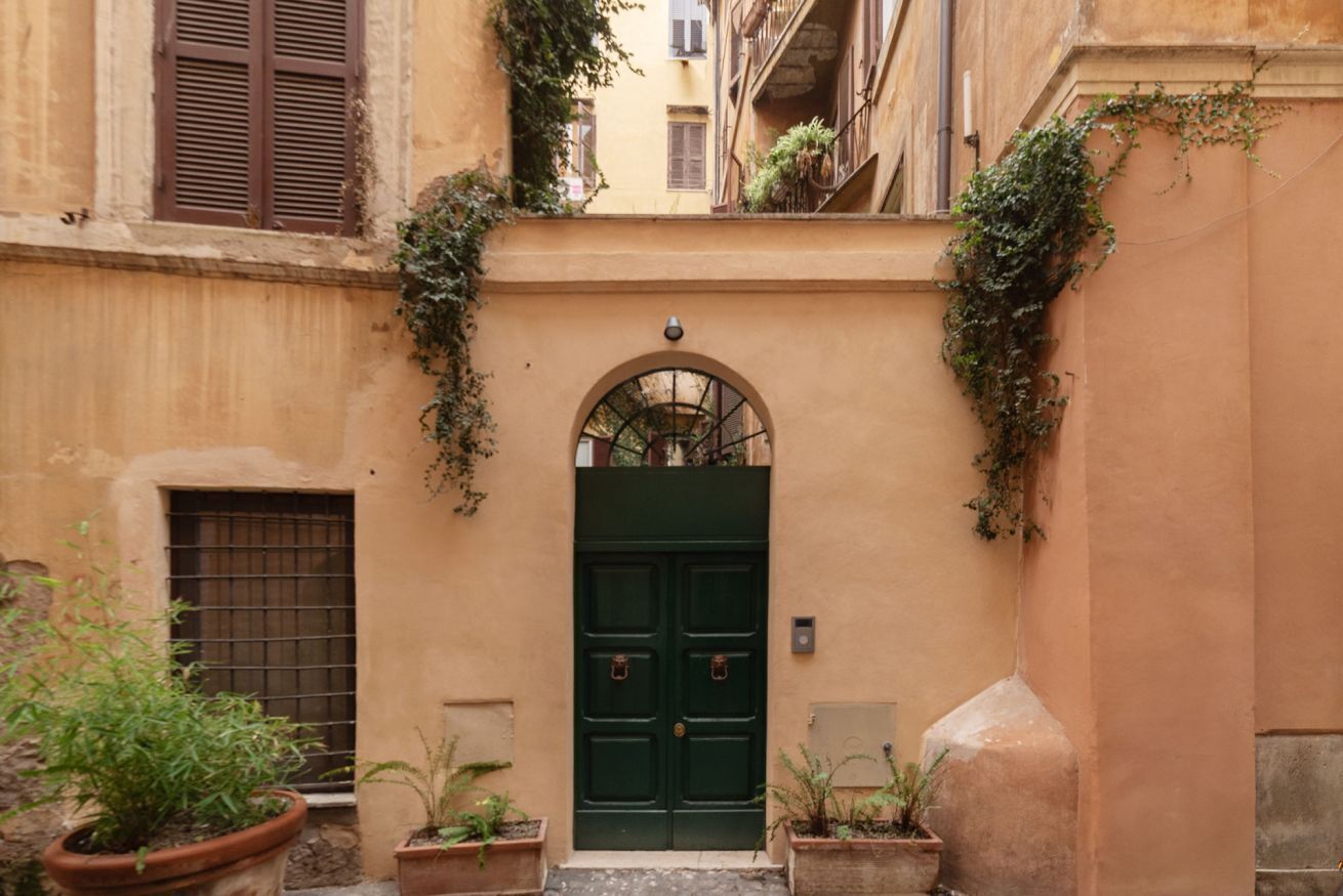 تفاصيل الفندق من الخارج