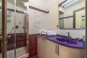 Shower, hair dryer, bidet, towels - Leone IV - WelcometoRhome (Roma)