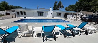 Motel 7 at Dockside Lake Resort