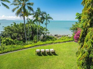 Property grounds - Havana 15 Wharf Street (Port Douglas)