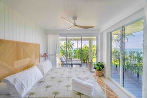 In-room safe, iron/ironing board, bed sheets - Havana 15 Wharf Street (Port Douglas)