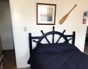 Free WiFi, bed sheets - Motel 8 at Dockside Lake Resort (Monticello)