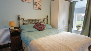 1 makuuhuone, yksilöllisesti sisustettu, yksilöllisesti kalustettu