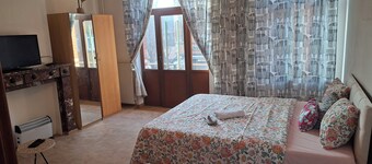 Large, bright and spacious bedroom