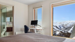 4 bedrooms, iron/ironing board - Outside Edge 4 - Mt Hotham (Hotham Heights)