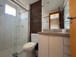 Bathroom - Enjoy a Convenient Location and Comfort in Jardim Goias - Mfes (Goiânia)