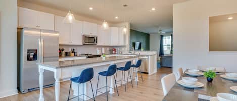 Townhome | Eget kök | Brödrost