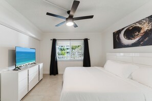 Bügeleisen/Bügelbrett, Reisekinderbett, kostenloses WLAN, Bettwäsche