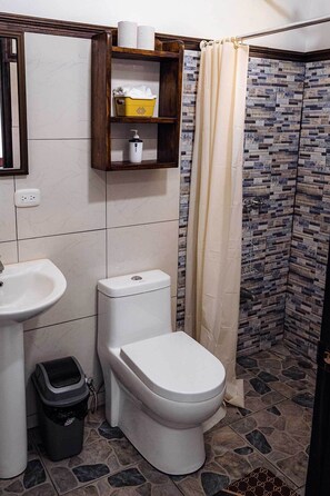 Towels, soap, toilet paper - Venus of the beach (Montezuma)