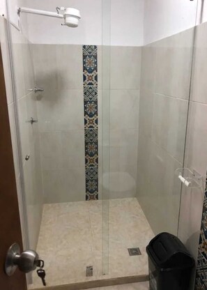 Shared bathroom - Oliva's House (Jardín)