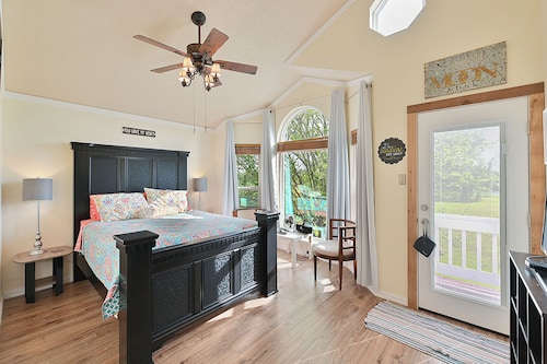 Bastrop/Smithville Beauty on the Colorado River