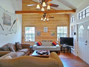 TV, books - Bastrop/Smithville Beauty on the Colorado River (Smithville)