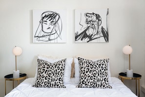 WiFi, bed sheets - Cozy & Stylish Spot Near Downtown LA (Los Angeles)
